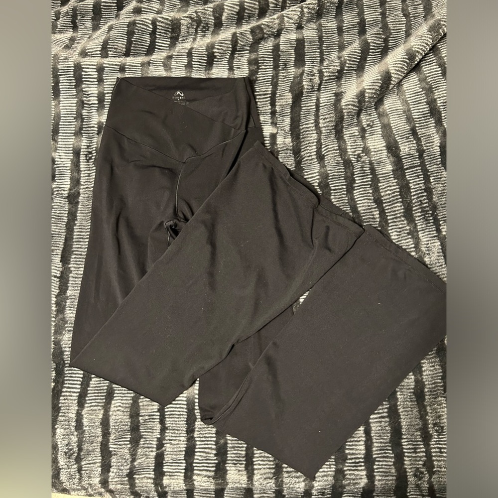 Flare leggings / yoga pants